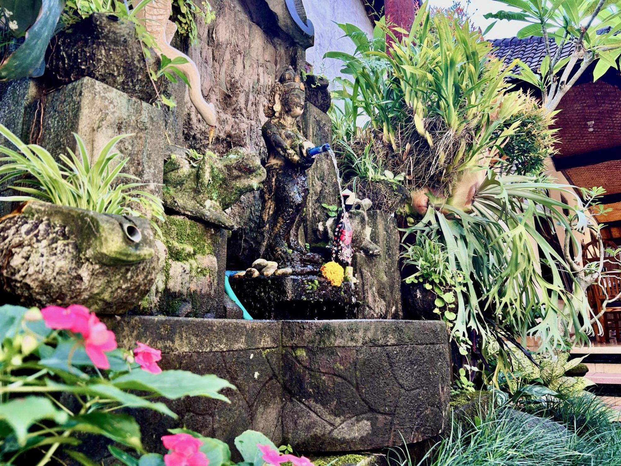 Wirya House Hotel Ubud Buitenkant foto